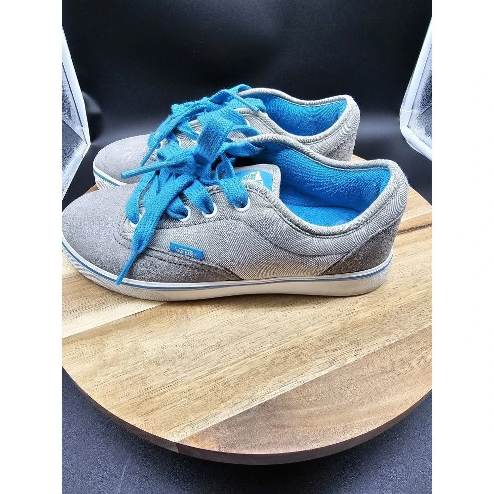 Vans Gray And‎ Blue Womens Size 6 Leather Sneakers